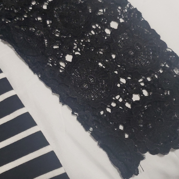 New boutique striped lace top - Picture 9 of 10